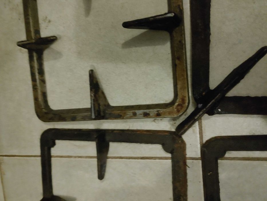 конфорки чугунные и одна алюминиевая