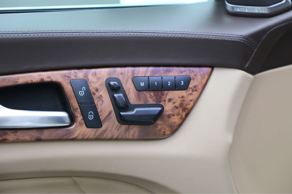 Продаю автомобіль Mersedes-Bens CLS500