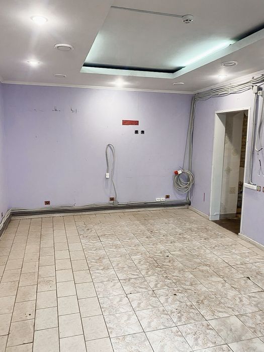 Оренда комерційного приміщення з літнім майданчиком