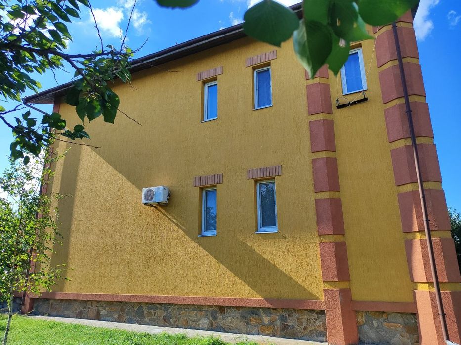 Продам дом недалеко от города, большой участок