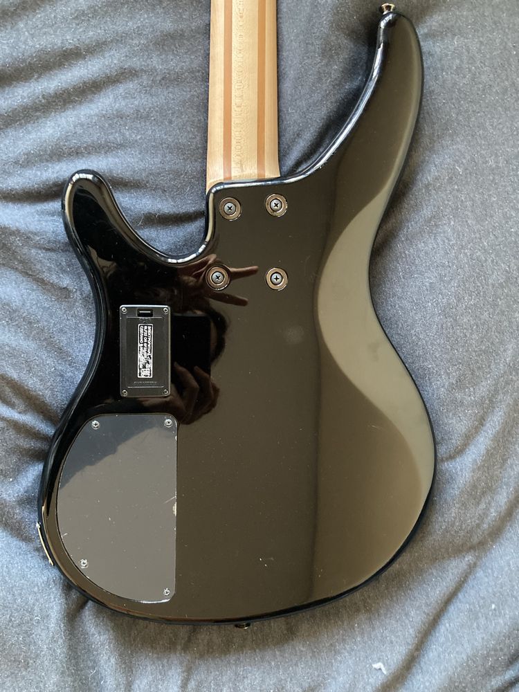 Baixo Elétrico Yamaha TRBX 304 BL