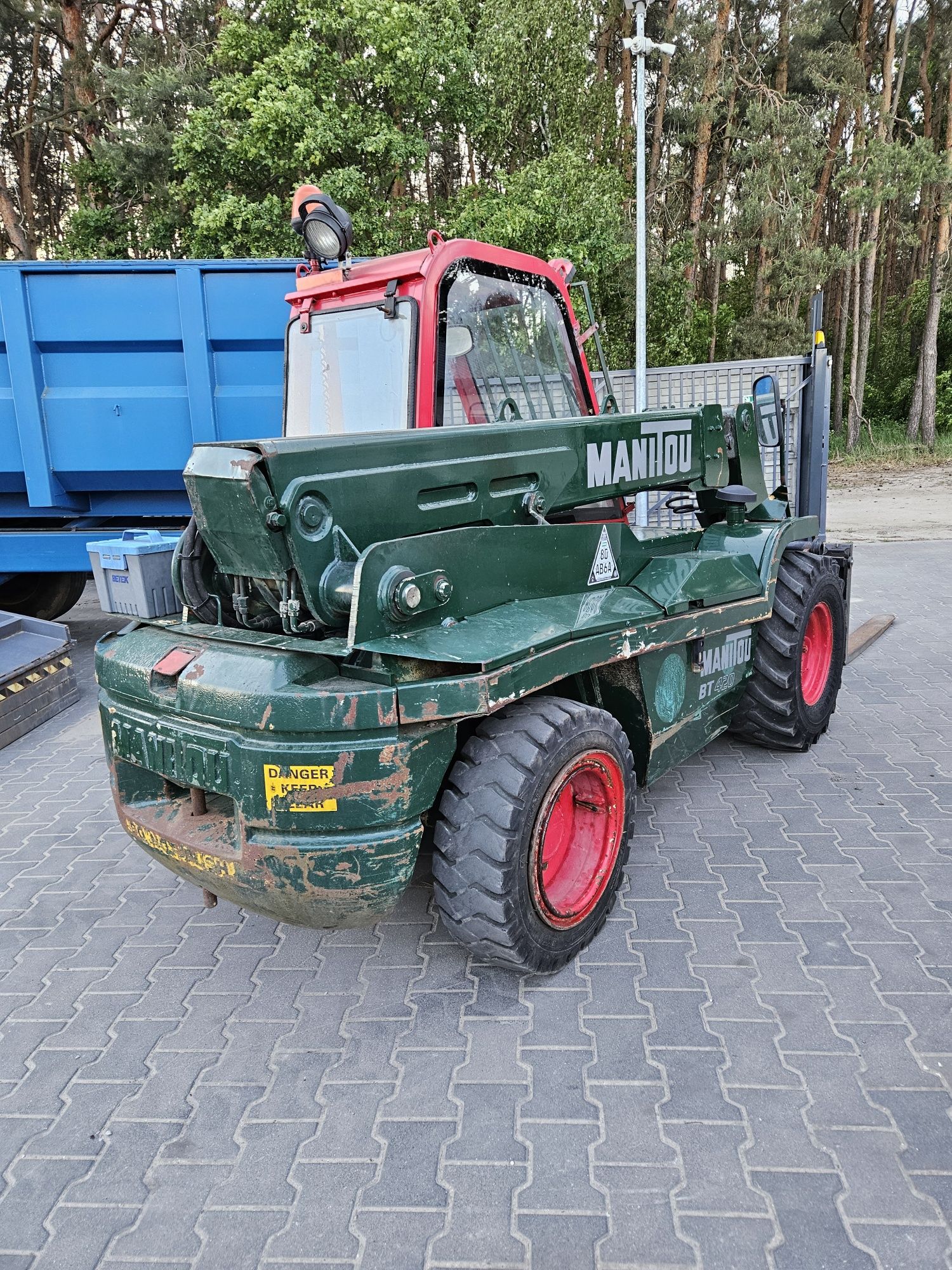 Małe Manitou BT420 Rok 2003 teleskopwa jcb