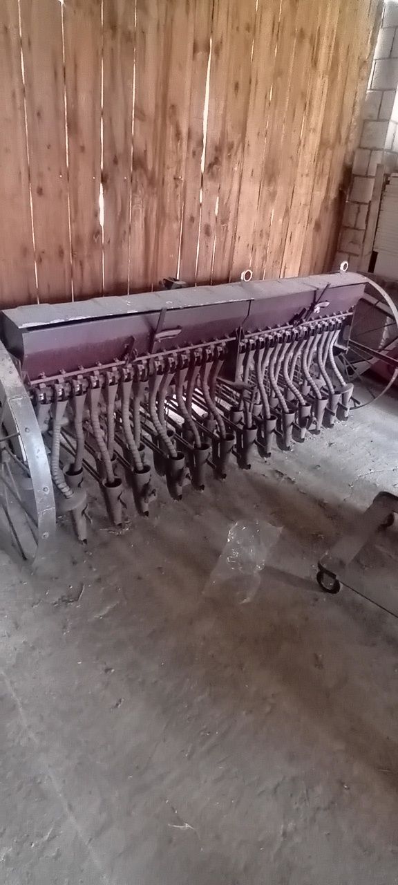 Sprzedam siewnik 26 redliczek