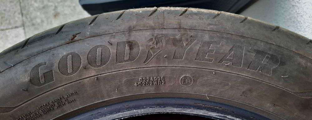 Komplet opon Good Year Efficient Grip 215/55/18 lato