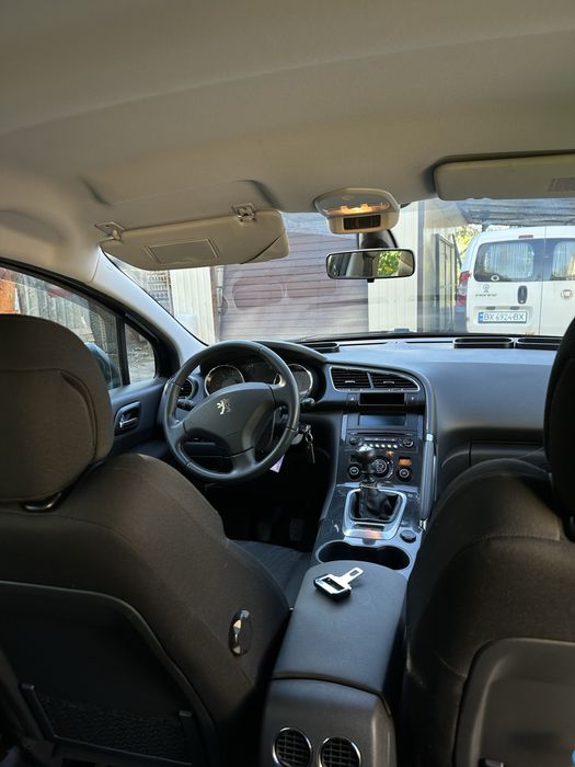 Автомобіль Peugeot 3008