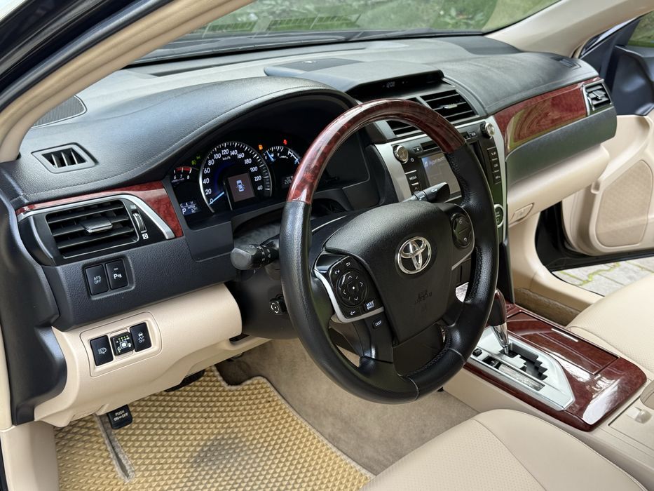 Toyota Camry 2014 рік, газ/бенз/авт 2.5 офіцна повна без торгу