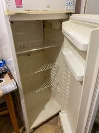 Продам холодильник 1300грн