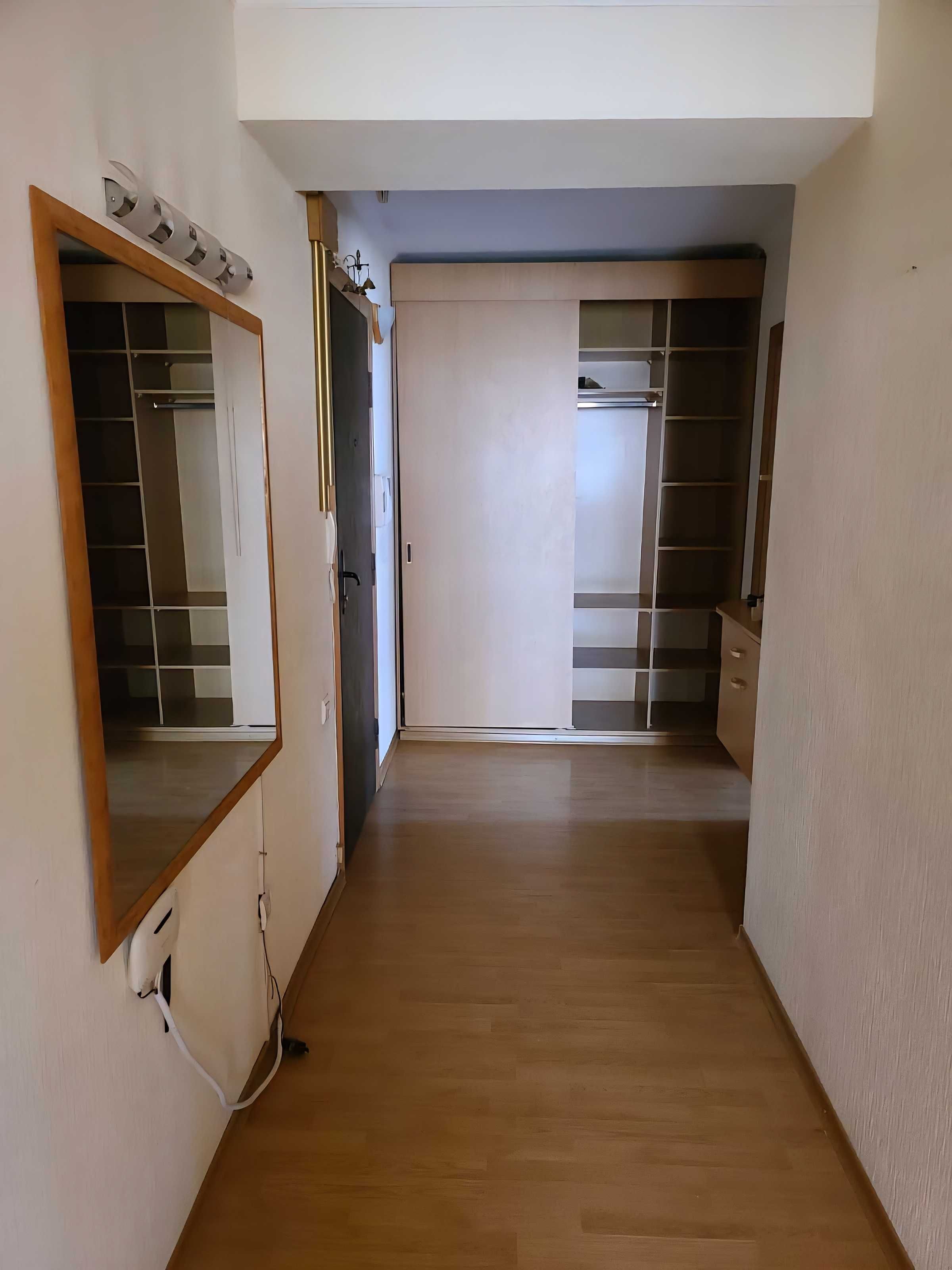 Продам 3 комнатную квартиру 100м Новобеличи Академ город Олевская 3-А