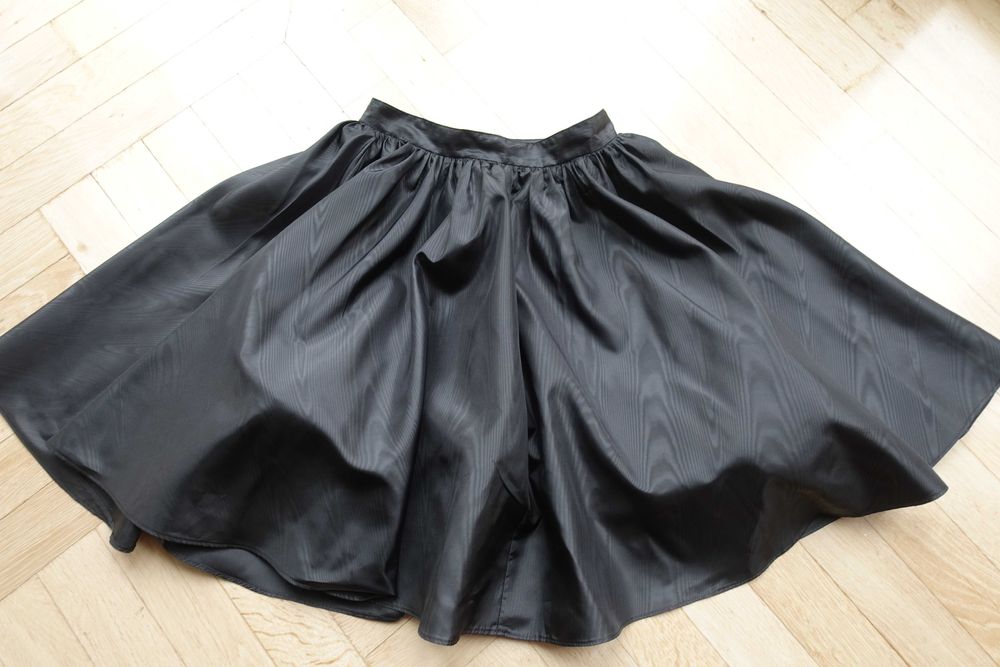 Spódnica czarna r. 36 r. 158