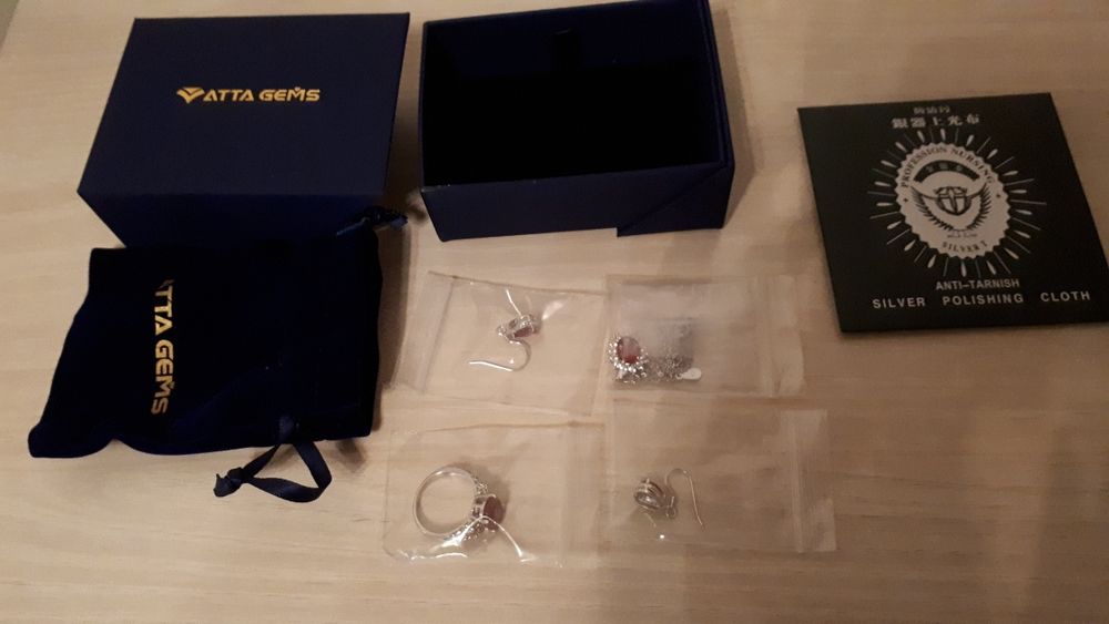 Султанит. Диаспор. Кольцо 925 проба, серебро