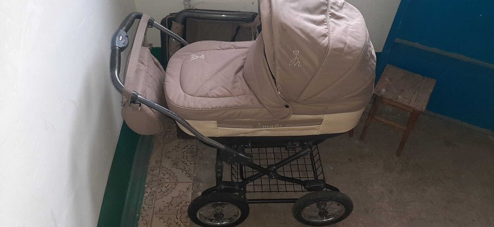 Коляска 2 в 1 з люлькою Roan Marita