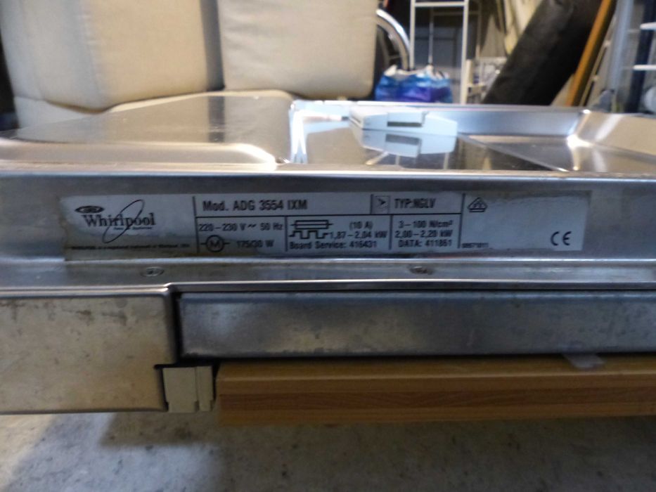 Máquina de lavar loiça whirlpool como nova