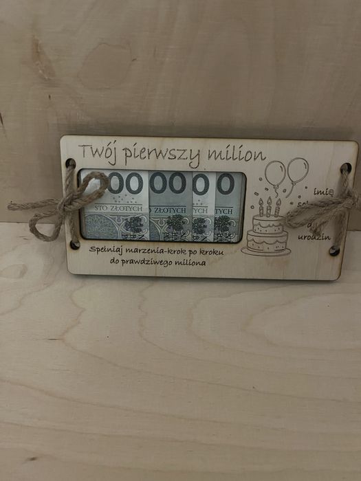 Prezent z humorem - Twój pierwszy milon (ślubny, urodzinowy, 18, itd.)