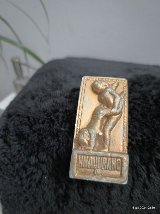 Stara Antyczna Gipsowa Figurka Kamasutra Pozłacana