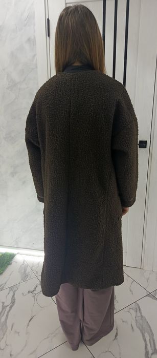 Осіннє пальто, шоколадного кольору.