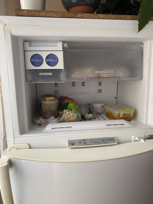 Холодильник Whirlpool ARC4138