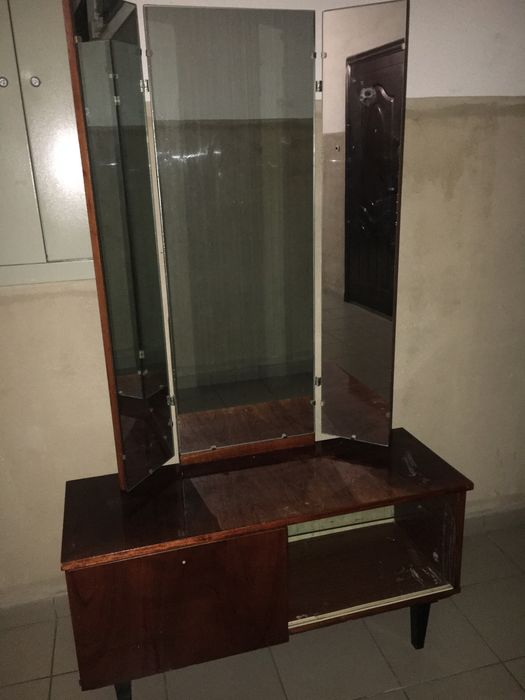 Віддам задарма/отдам даром/трельяж/тумба