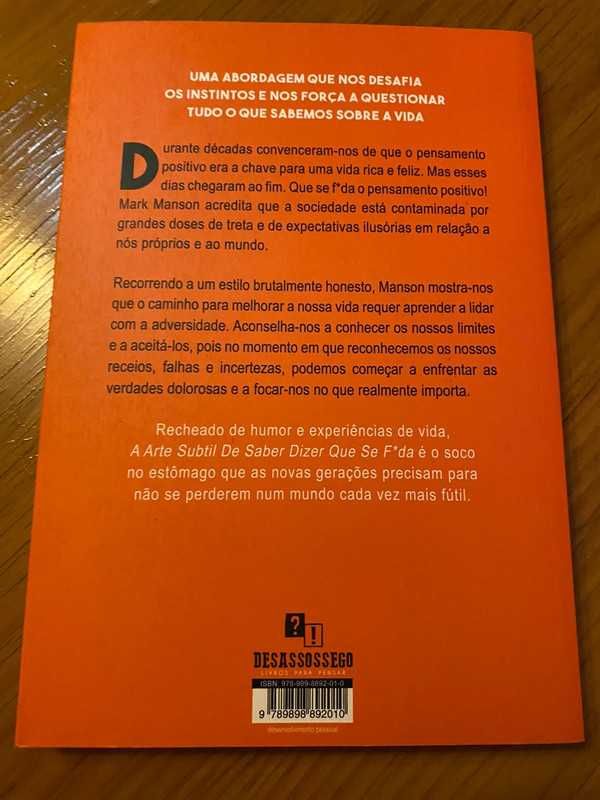 Livro A Arte Subtil de Dizer que se F*