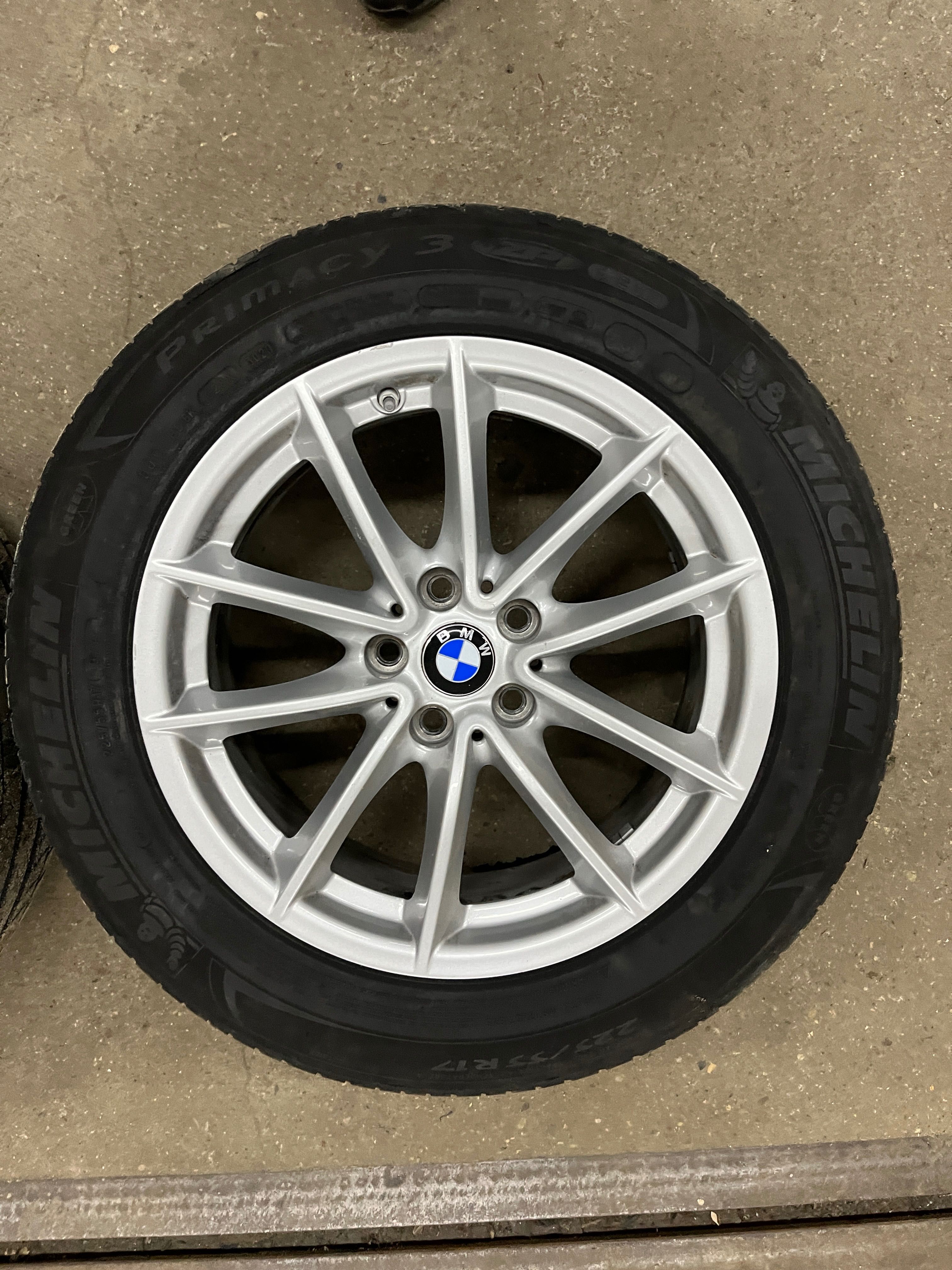 Komplet kół letnich na Alufelgach BMW (MICHELIN Primacy 225/55/R17)