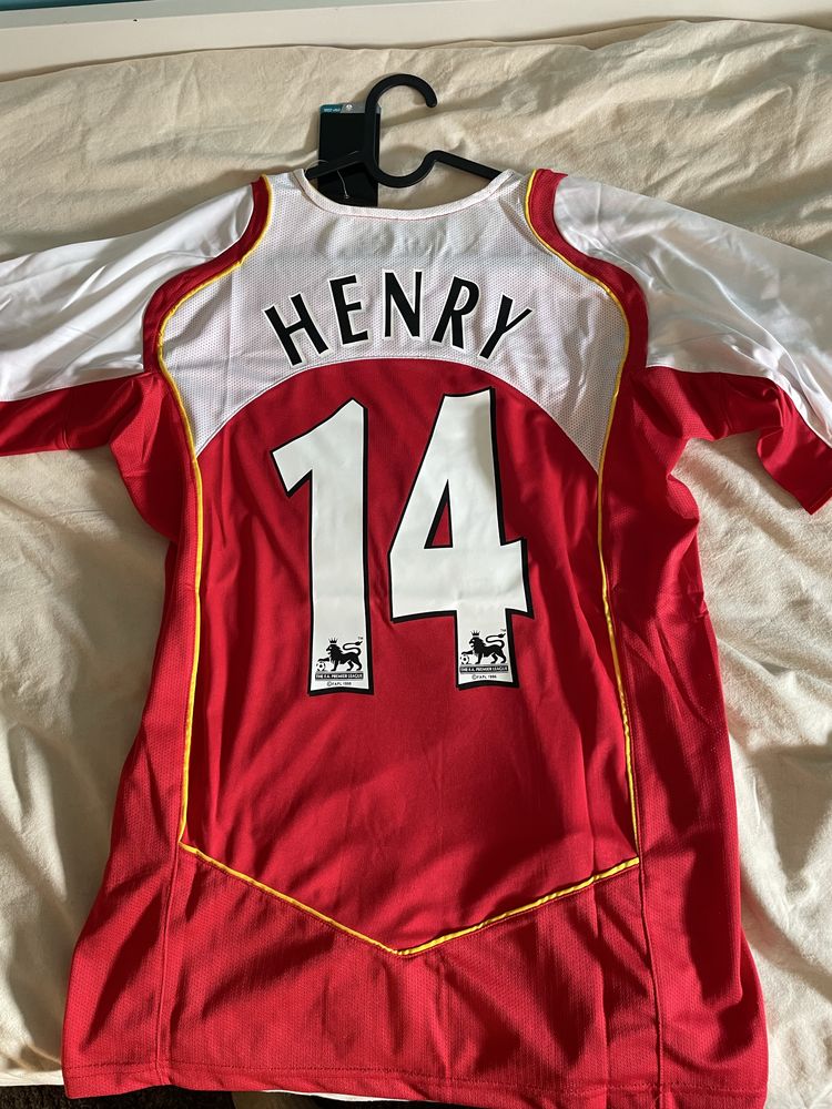 Camisola do arsenal 2004/05 com o nome do Henry