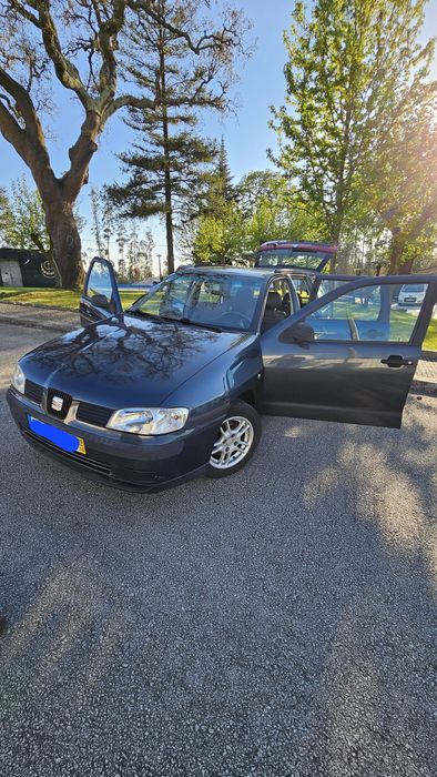SEAT Cordoba 1.9 TDI
Ano: 1999
Cor: azul
Combustivel: Gasoleo
KM: 270