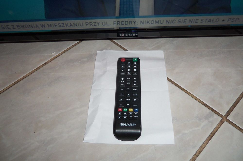 Sharp 32 cale LED, posiada DVB-T2 H.265, pilot, karton, zakup:02/2025r