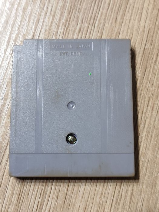 Kardlidż z grą TETRIS na Nintendo Game Boy