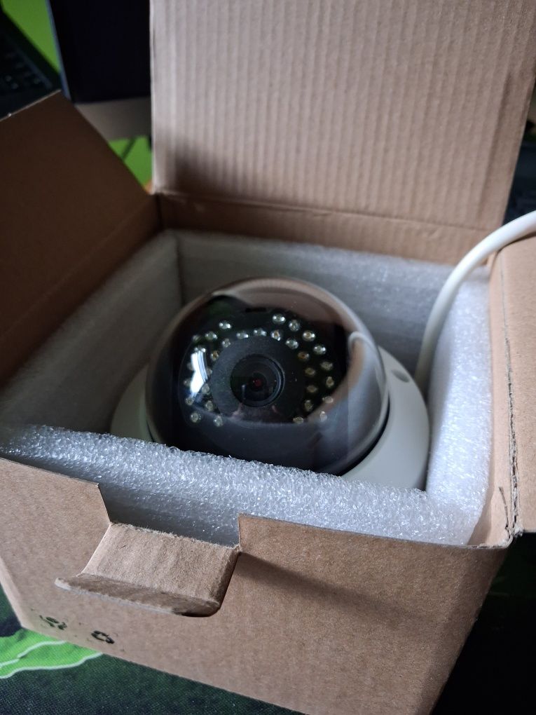 Rejestrator monitoring zestaw nagrywarka z kamerą i PoE switch
