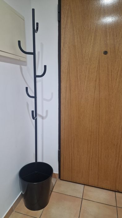 Bengaleiro (casacos, malas, chapéus de chuva, etc)