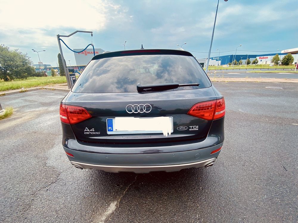 Audi. A4 , B8 ofroud.   3TDI, 200000km