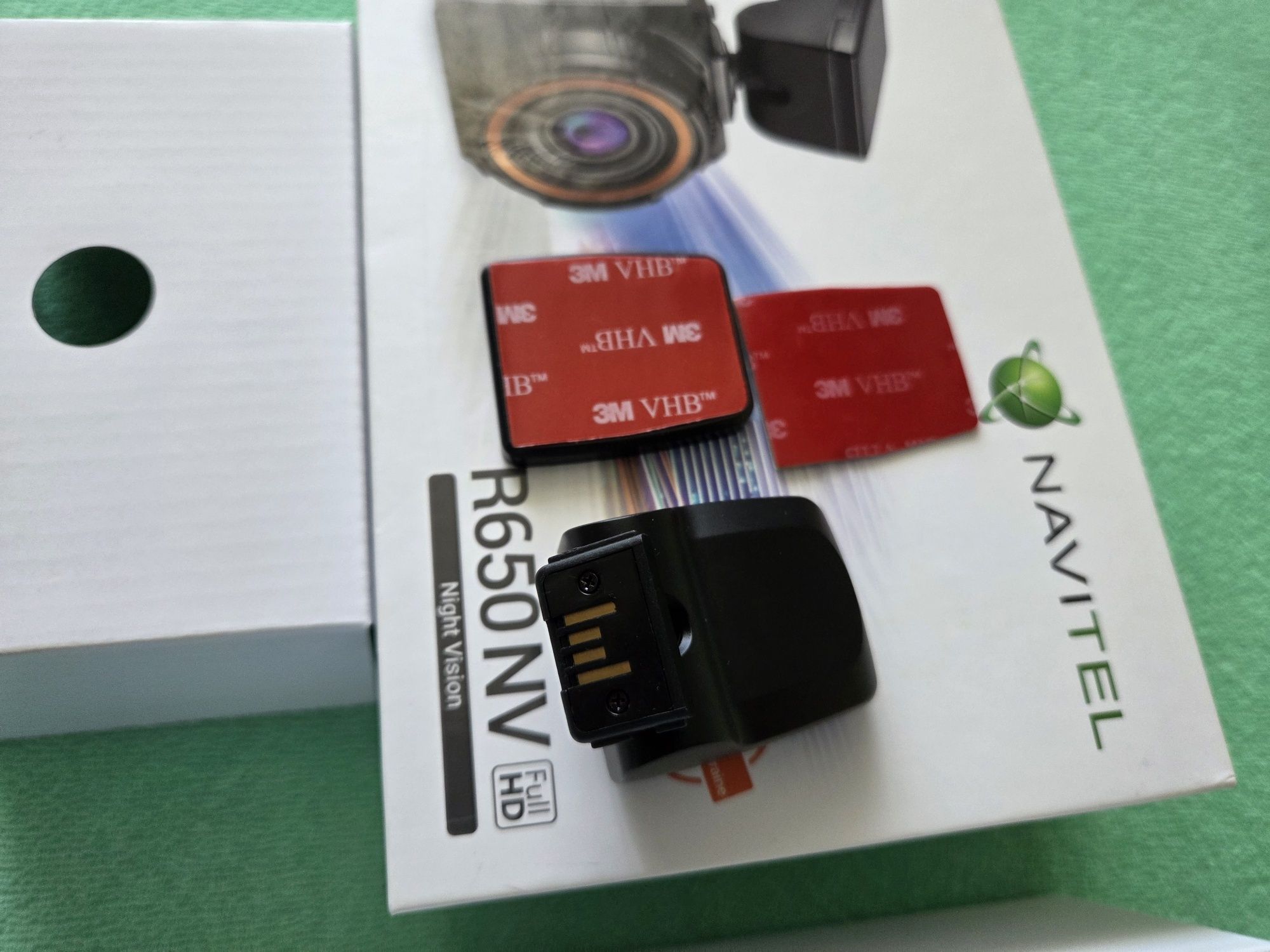 NAVITEL R650 full HD