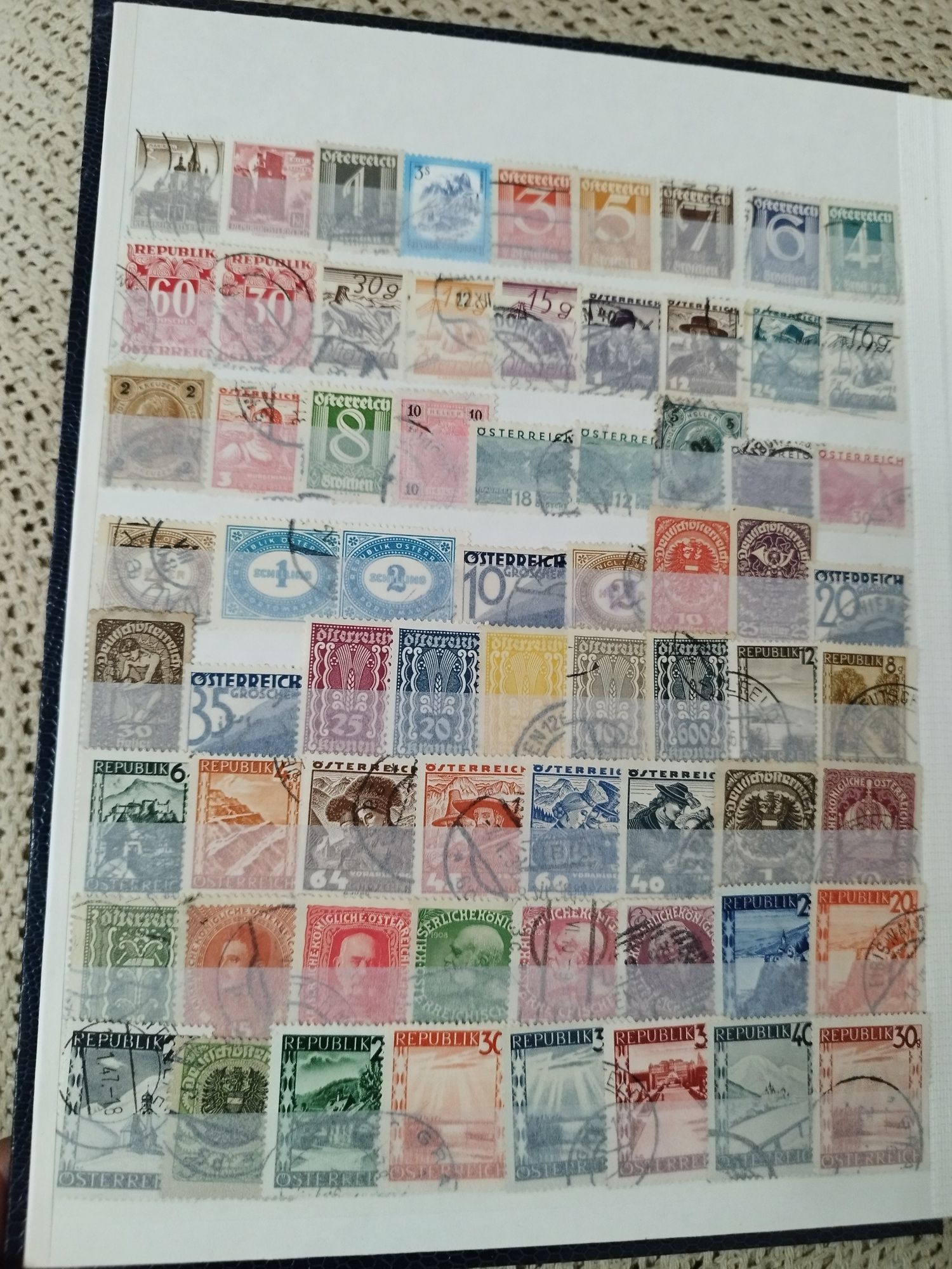 Classificador com 383 selos diferentes Áustria