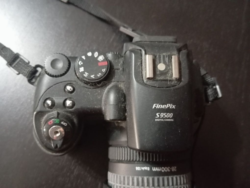 Máquina fotográfica Fujifilm finepix S9500