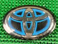 TOYOTA HIGHLANDER 20-24r Znaczek Emblemat z Grilla