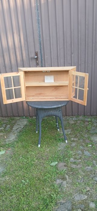 Mala witrynka , szafka sosnowa