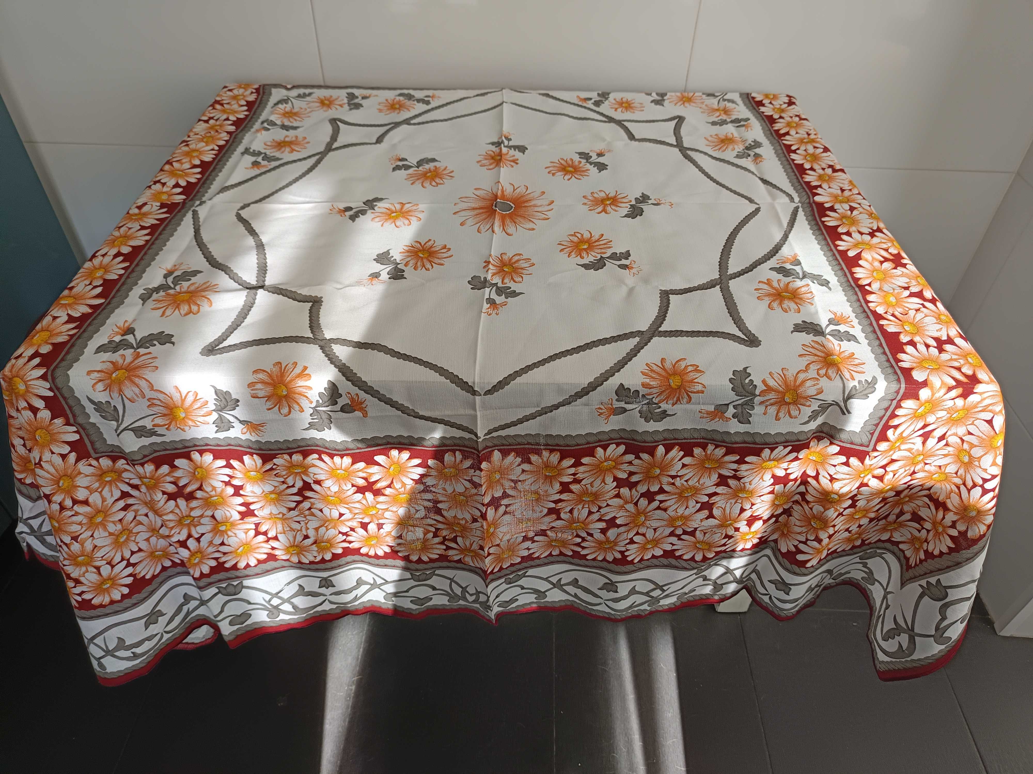 Toalha de Mesa com flores