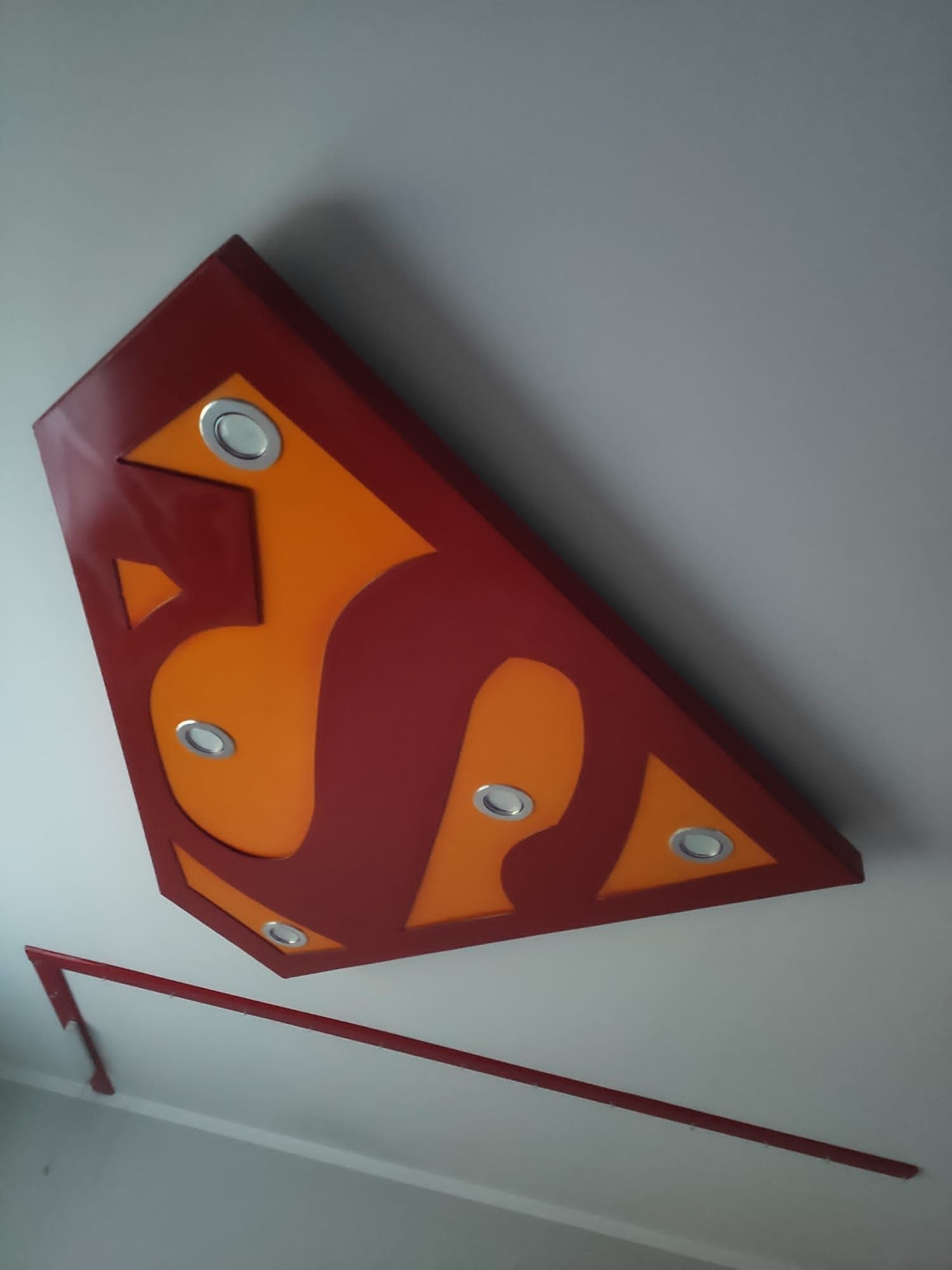 Duża lampa sufitowa SUPERMAN