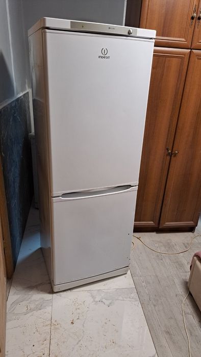 Холодилник Индезид 180×60