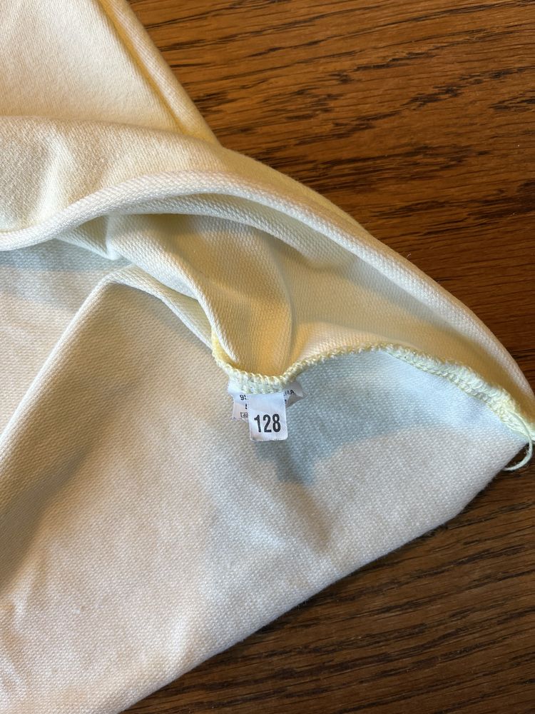 Bluza kremowa z kołnierzo kapturem rozm 128