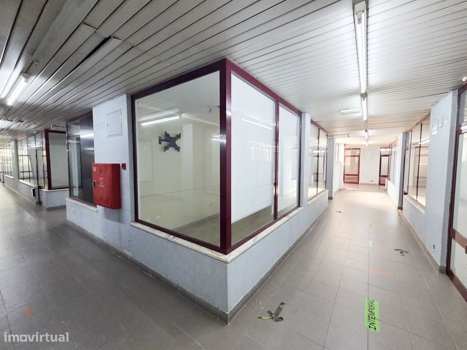 Loja para arrendar no Centro Comercial 2000 em Viseu