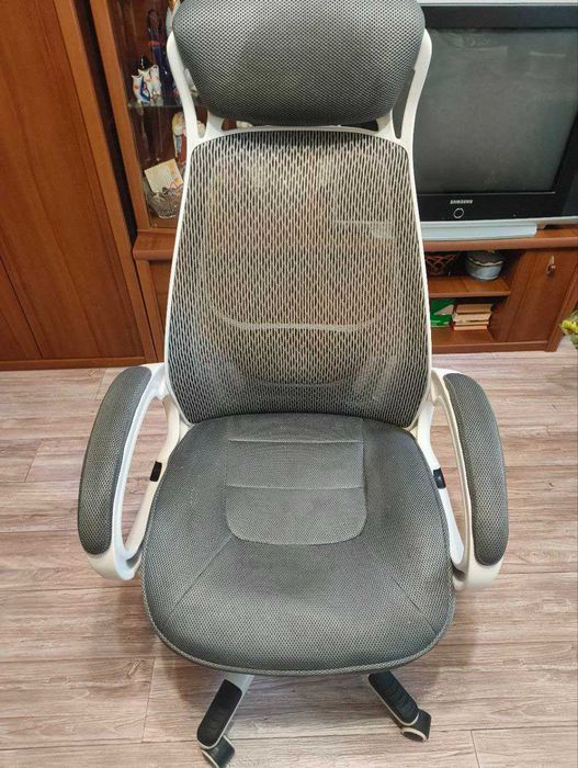 Продам компьютерное кресло