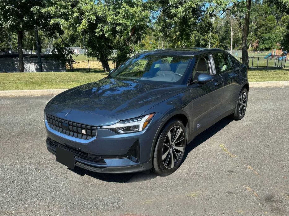 Polestar 2      2022