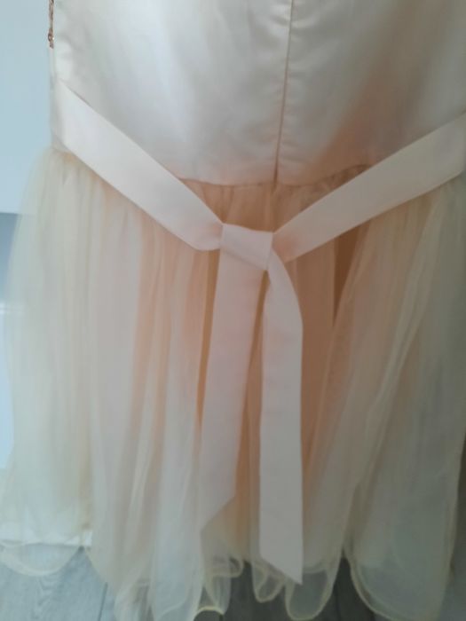 Sukienka dla dziewczynki r. 134/140