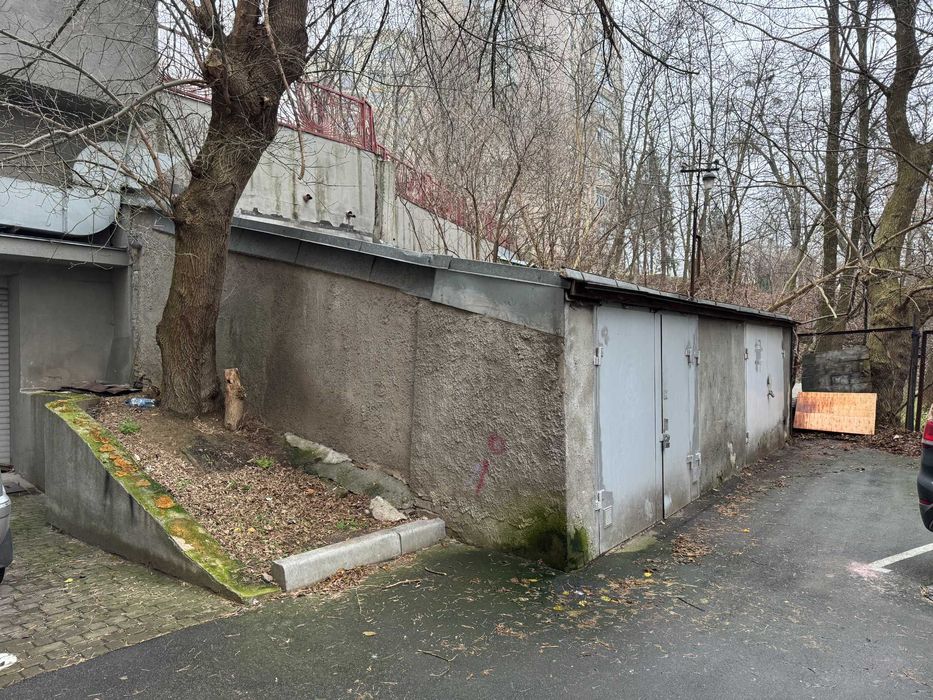 Продаж окремостоячого гаража по вул.Олеся Гончара 37А (35) ЦЕНТР Київ