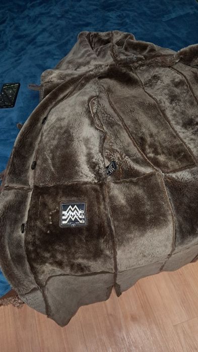 Продам  женскую  натуральную  дублёнку  из овчины 100%