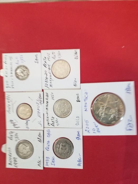 Moedas antigas em prata