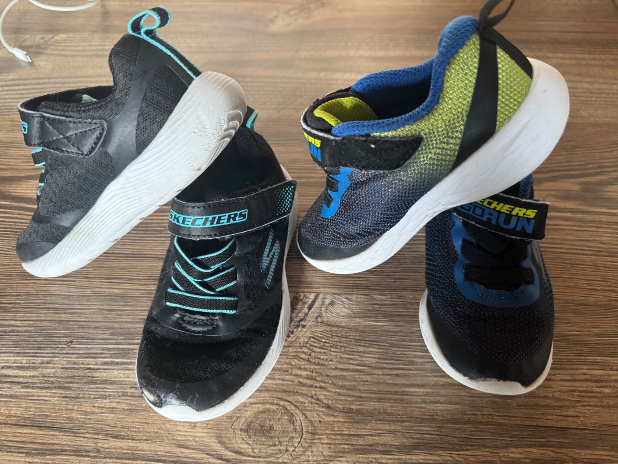 Кроссовки SKECHERS для мальчика  24 размер