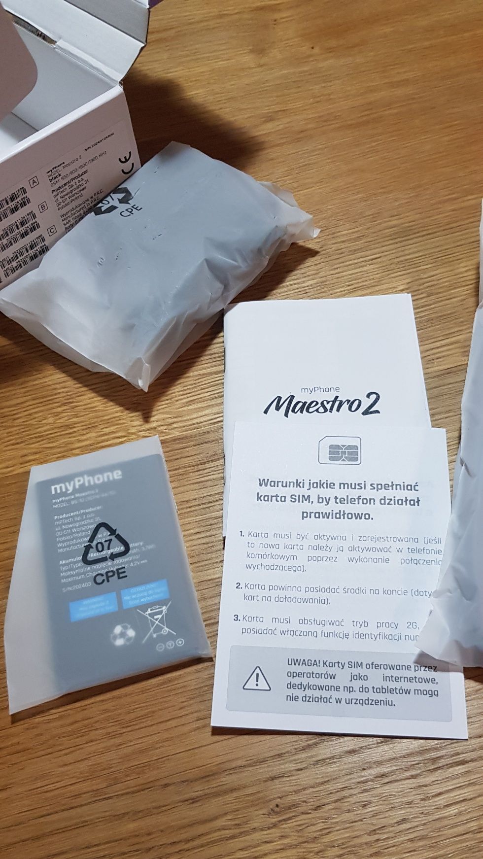 Nowy łatwy w obsłudze czarny telefon myPhone Maestro 2