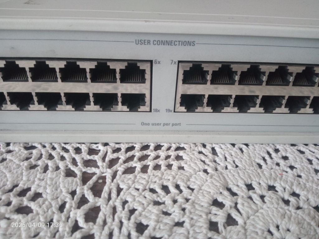 Switch/przełącznik sieciowy SUPER STACK II  3com 24-porty