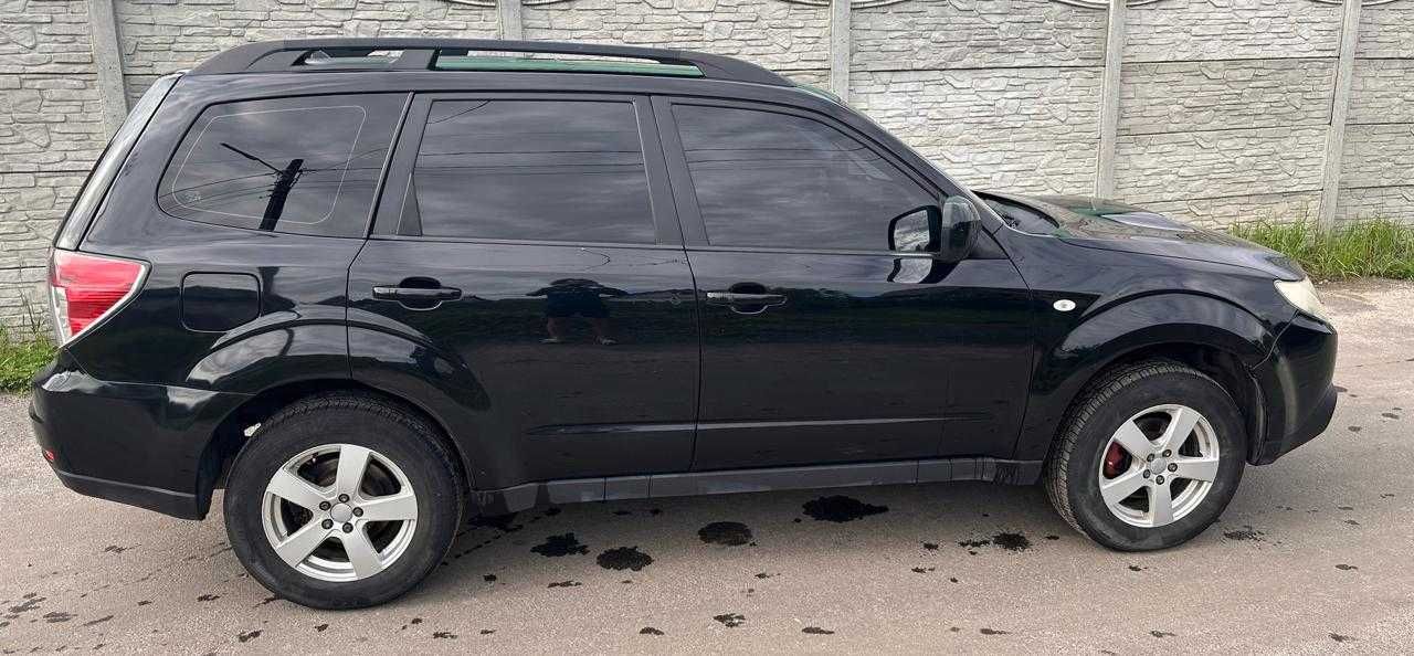 Subaru Forester 2.0D 2010 • Повний привід • Шкіра • Люк